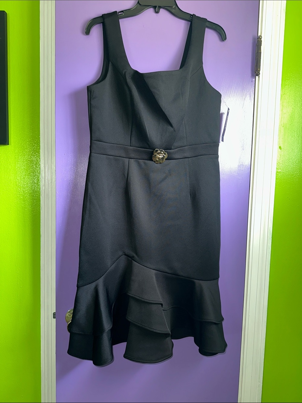 Glamour Black Sleeveless Ruffle-Hem Midi Dress with Decorative Belt